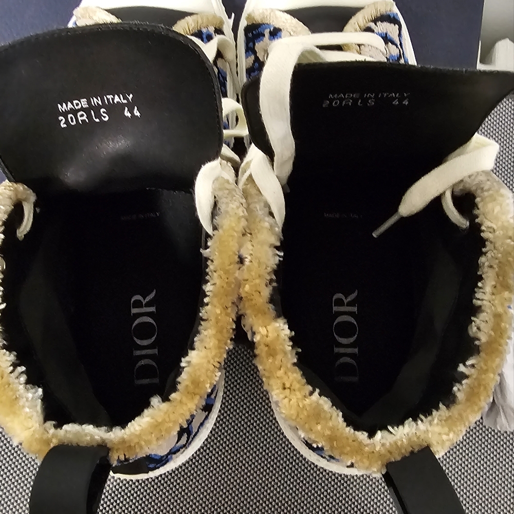 DIOR B23 HIGH-TOP SNEAKER. Beige, Black and Navy Blue Dior Oblique Tapestry - Picture 11 of 16